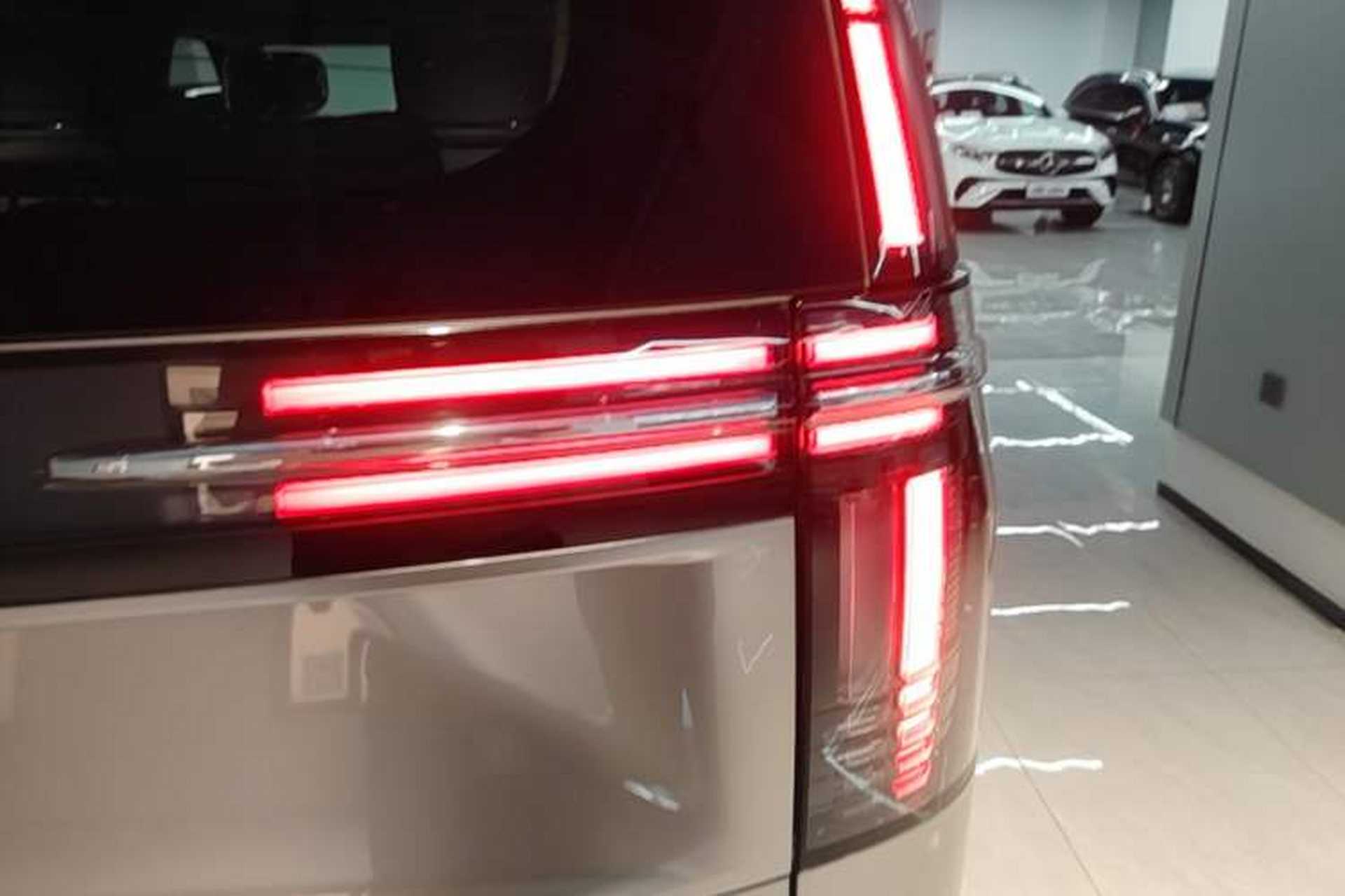 Used Volvo EM90 2025 Ultra Six-Seater Exterior 3