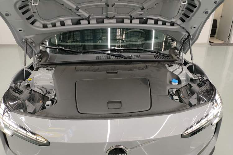 Used Volvo EX30 2025 Rear-Drive Long-Range Version Ultra Engine Bay