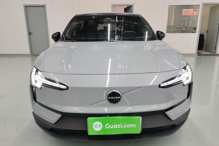 Used Volvo EX30 2025 Rear-Drive Long-Range Version Ultra Front