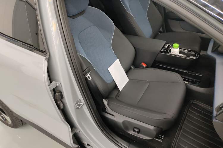 Used Volvo EX30 2025 Rear-Drive Long-Range Version Ultra Right Front Seat