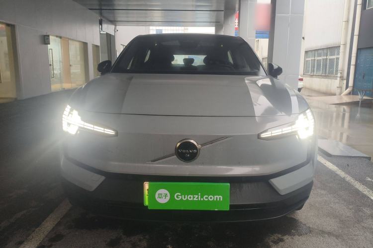 Used Volvo EX30 2025 Rear-Drive Long-Range Version Ultra Exterior 1