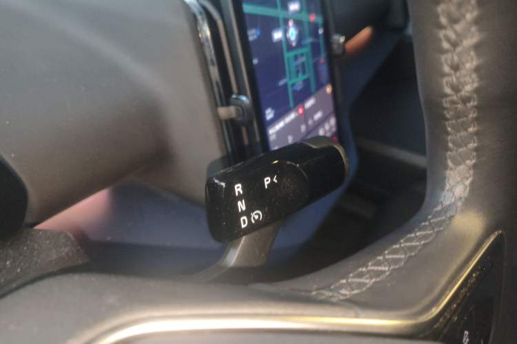 Used Volvo EX30 2025 Rear-Drive Long-Range Version Ultra Gear Lever