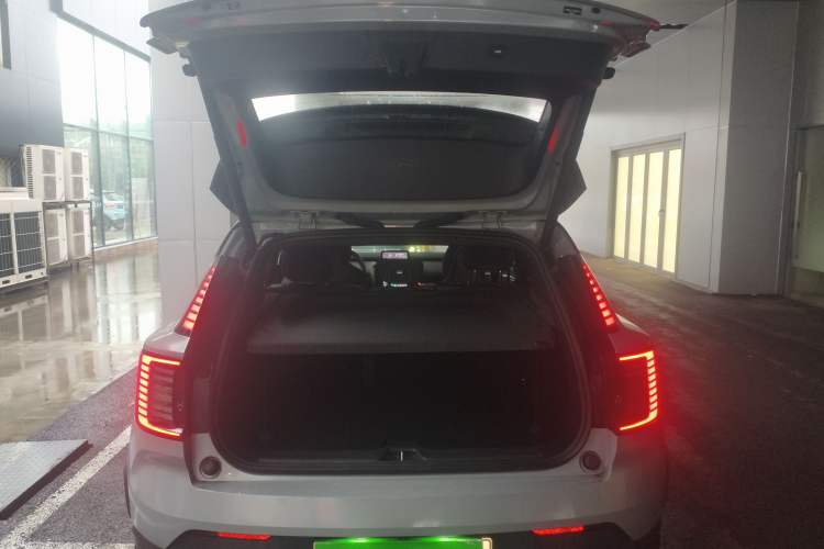 Used Volvo EX30 2025 Rear-Drive Long-Range Version Ultra Trunk