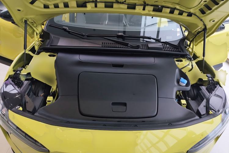 Used Volvo EX30 2025 Rear-Drive Long-Range Plus Model Engine Bay