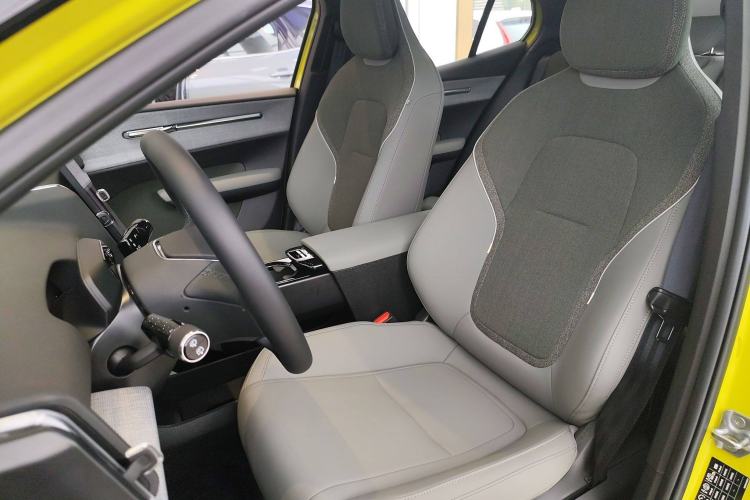 Used Volvo EX30 2025 Rear-Drive Long-Range Plus Model Left Front Seat