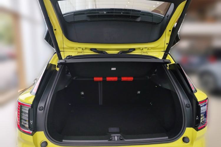 Used Volvo EX30 2025 Rear-Drive Long-Range Plus Model Trunk
