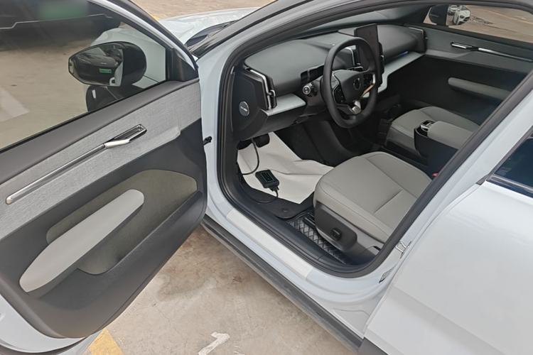 Used Volvo EX30 2025 Rear-Drive Long-Range Version Ultra Driver Seat