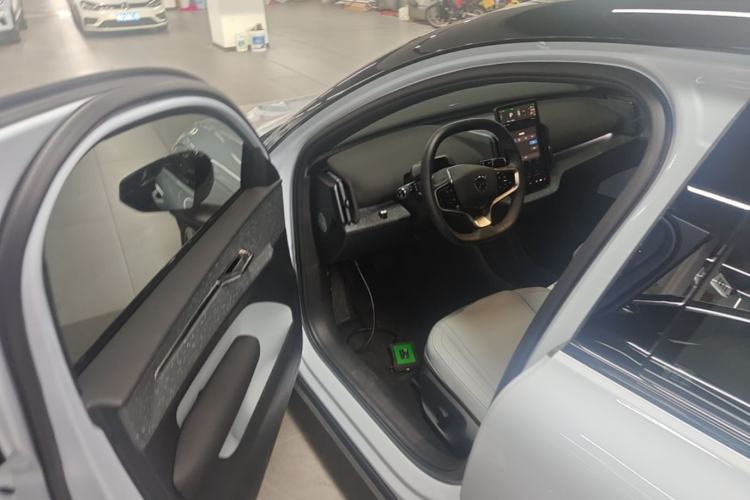 Used Volvo EX30 2025 Rear-Drive Long-Range Version Ultra Driver Seat