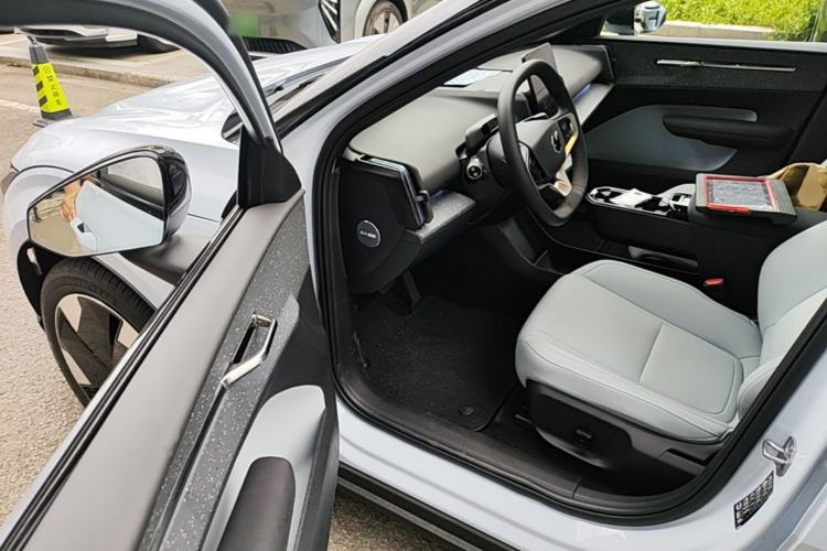 Used Volvo EX30 2025 Rear-Drive Long-Range Version Ultra Driver Seat