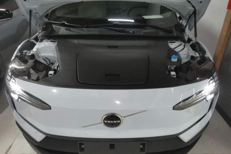 Used Volvo EX30 2025 Rear-Drive Long-Range Version Ultra Engine Bay