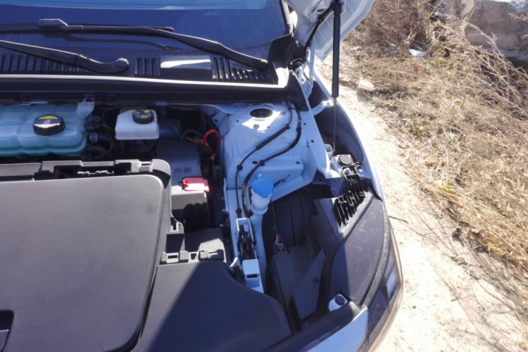 Used Volvo EX30 2025 Rear-Drive Long-Range Plus Model Engine Bay Left