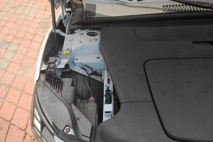 Used Volvo EX30 2025 Rear-Drive Long-Range Version Ultra Engine Bay Right