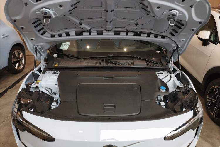 Used Volvo EX30 2025 Rear-Drive Long-Range Version Ultra Engine Bay