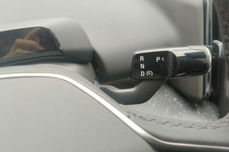 Used Volvo EX30 2025 Rear-Drive Long-Range Version Ultra Gear Lever