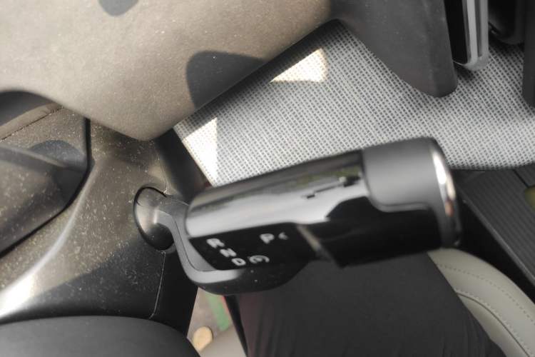 Used Volvo EX30 2025 Rear-Drive Long-Range Version Ultra Gear Lever