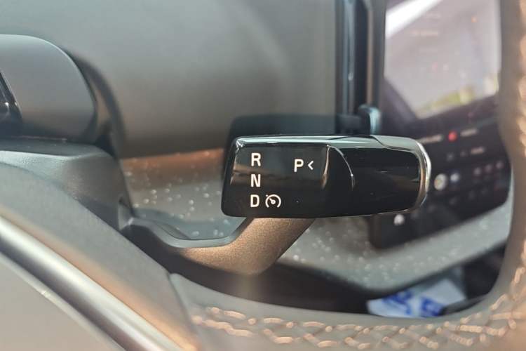 Used Volvo EX30 2025 Rear-Drive Long-Range Version Ultra Gear Lever