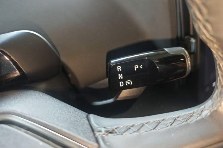 Used Volvo EX30 2025 Rear-Drive Long-Range Version Ultra Gear Lever
