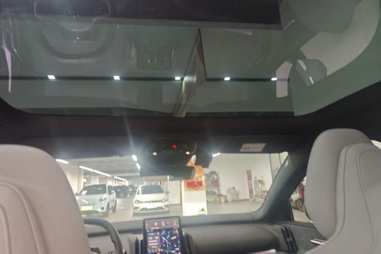 Used Volvo EX30 2025 Rear-Drive Long-Range Version Ultra Headliner