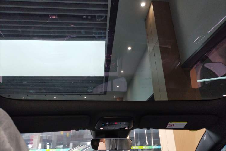 Used Volvo EX30 2025 Rear-Drive Long-Range Version Ultra Headliner