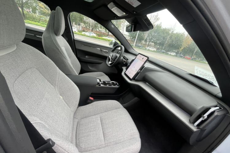 Used Volvo EX30 2025 Rear-Drive Long-Range Version Ultra Interior 11