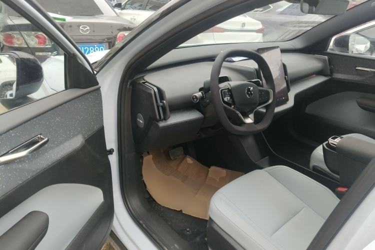 Used Volvo EX30 2025 Rear-Drive Long-Range Version Ultra Interior 3
