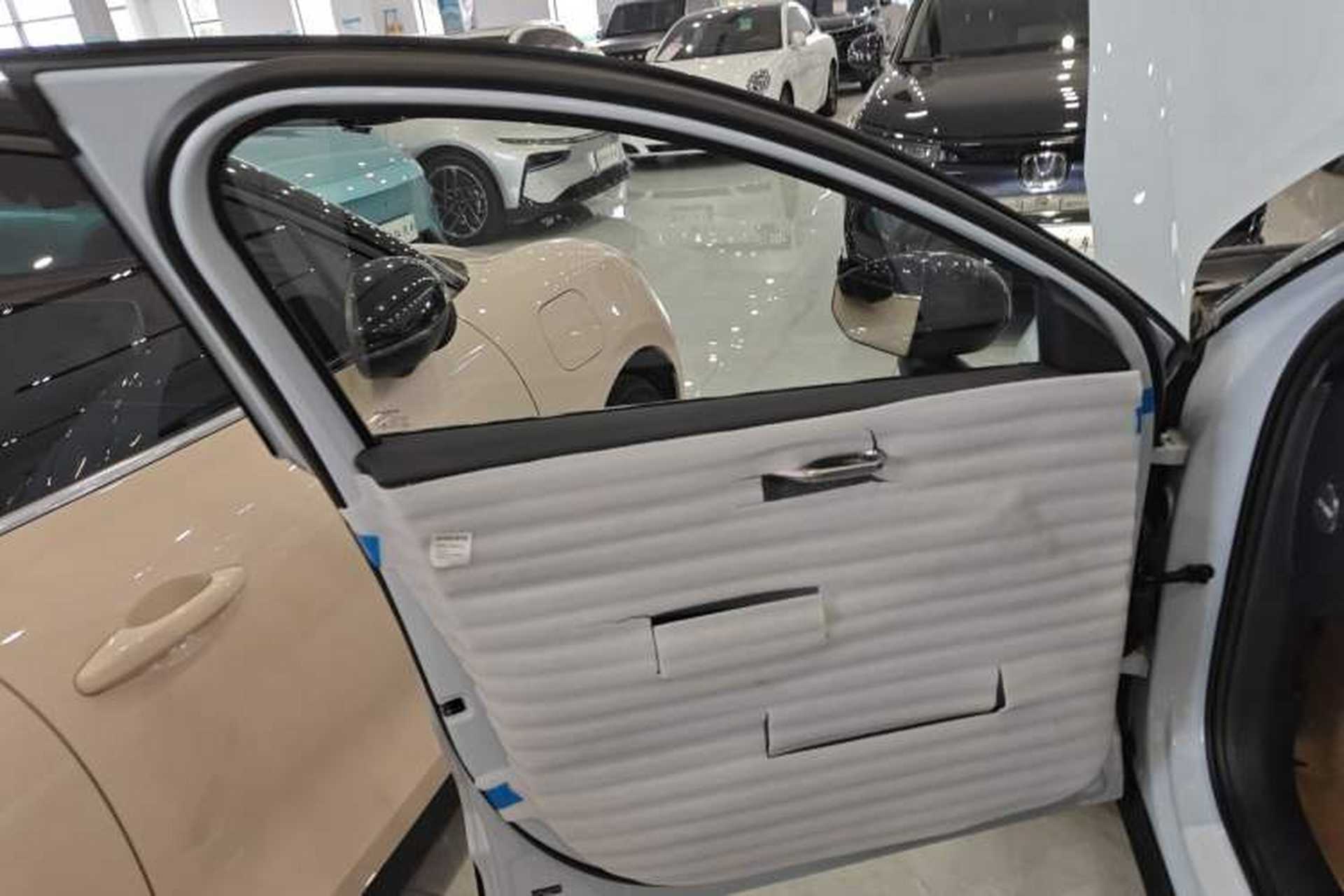 Used Volvo EX30 2025 Rear-Drive Long-Range Version Ultra Left Front Door Interior
