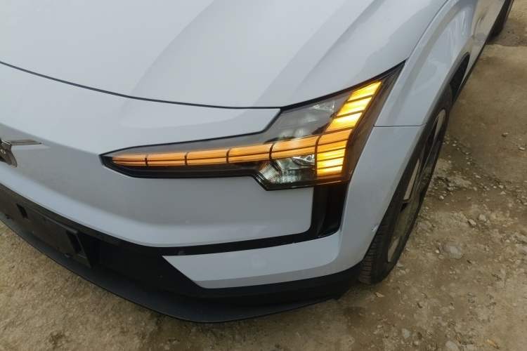 Used Volvo EX30 2025 Rear-Drive Long-Range Version Ultra Left Front Headlight