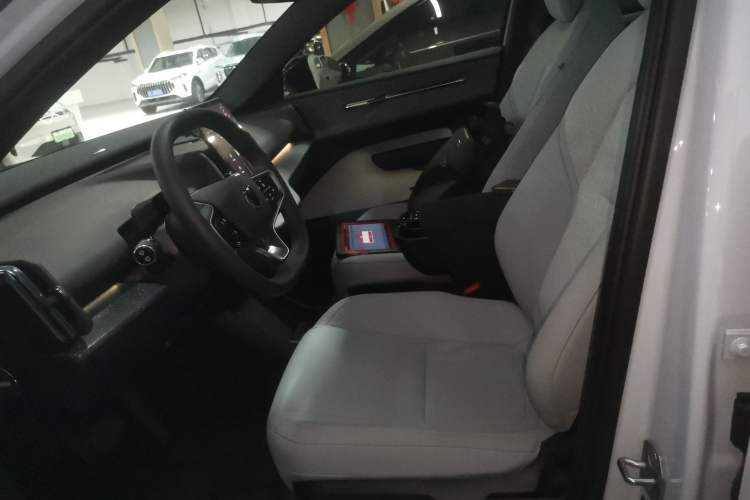 Used Volvo EX30 2025 Rear-Drive Long-Range Version Ultra Left Front Seat