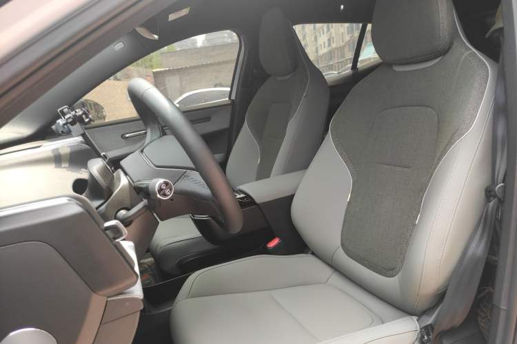 Used Volvo EX30 2025 Rear-Drive Long-Range Version Ultra Left Front Seat