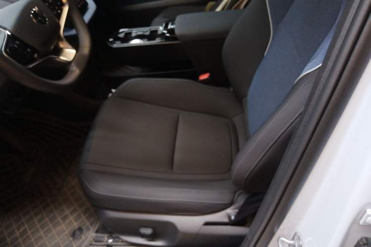 Used Volvo EX30 2025 Rear-Drive Long-Range Plus Model Left Front Seat