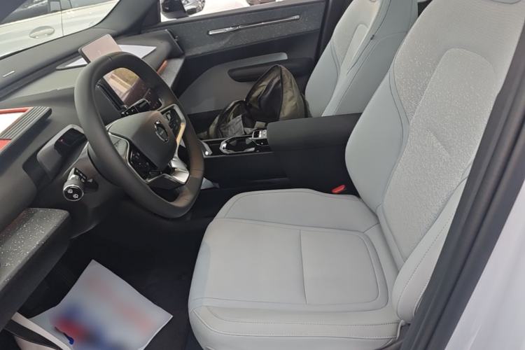 Used Volvo EX30 2025 Rear-Drive Long-Range Version Ultra Left Front Seat