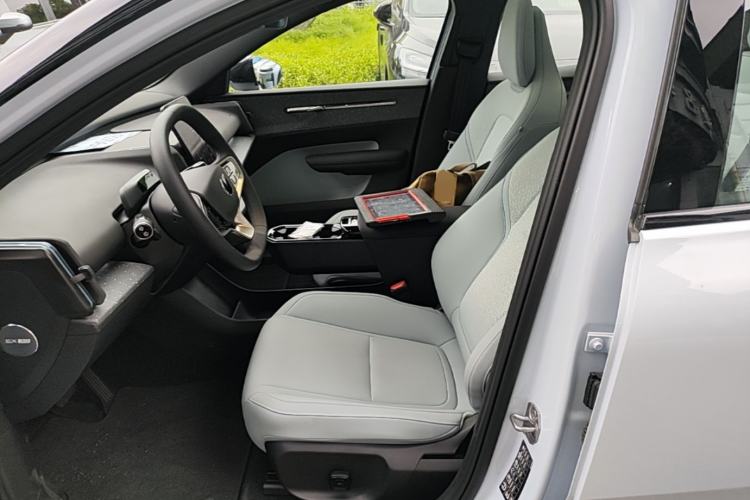 Used Volvo EX30 2025 Rear-Drive Long-Range Version Ultra Left Front Seat