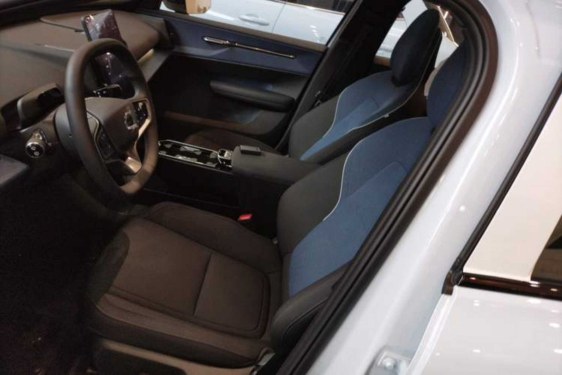 Used Volvo EX30 2025 Rear-Drive Long-Range Version Ultra Left Front Seat