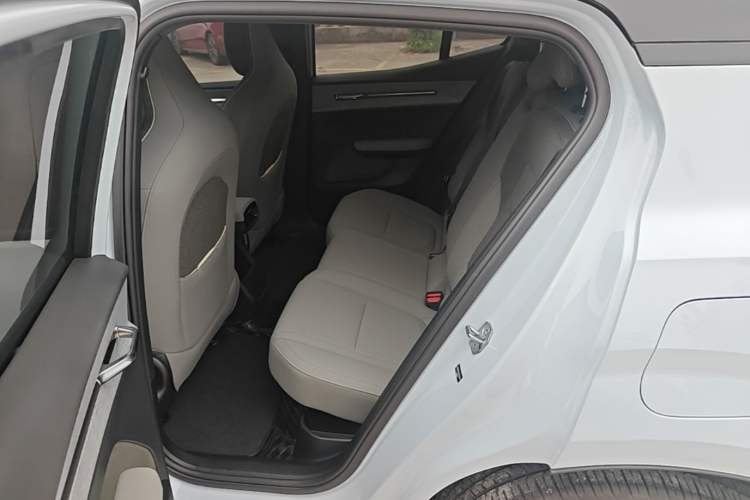 Used Volvo EX30 2025 Rear-Drive Long-Range Version Ultra Left Rear Seat