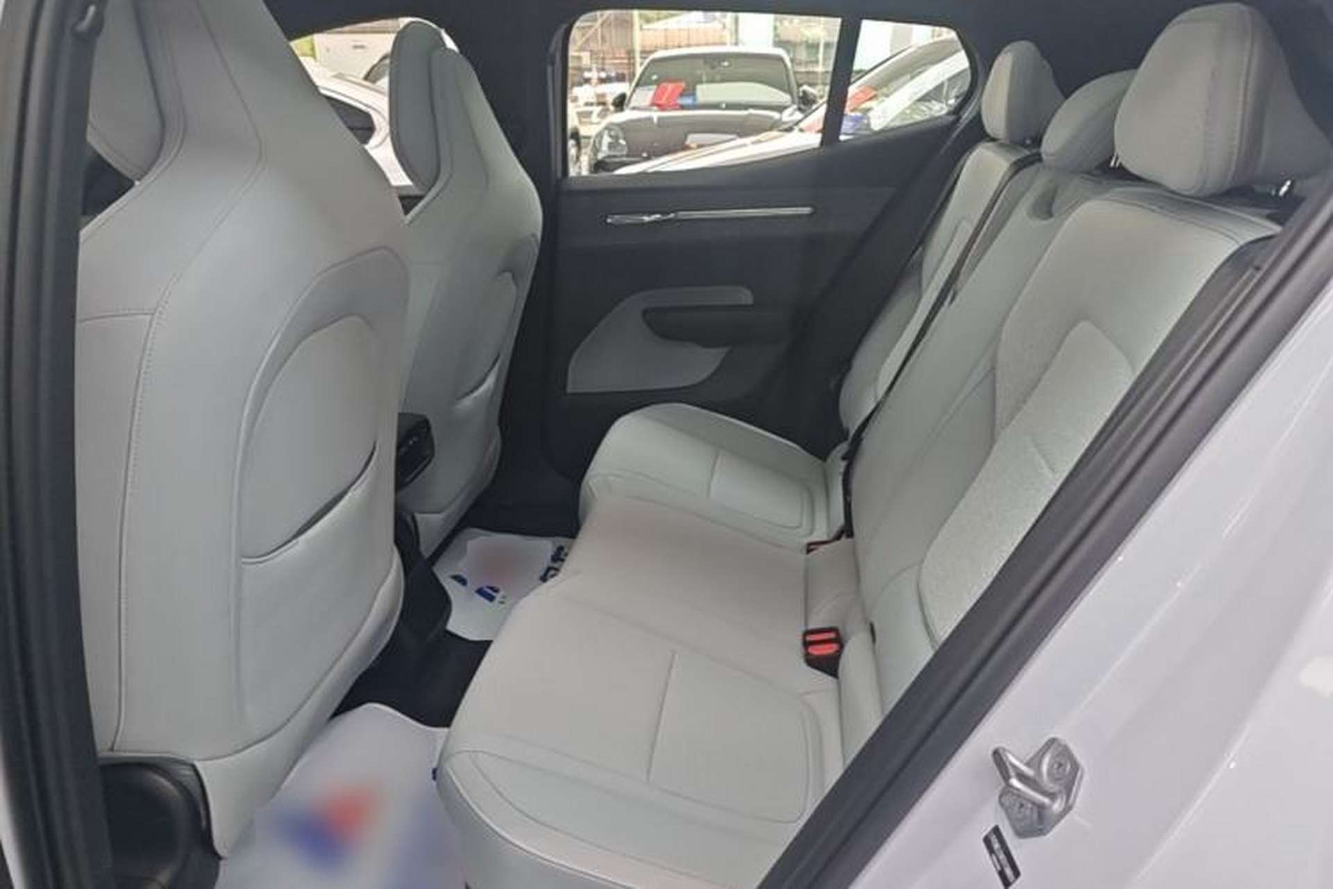 Used Volvo EX30 2025 Rear-Drive Long-Range Version Ultra Left Rear Seat