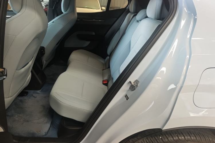 Used Volvo EX30 2025 Rear-Drive Long-Range Version Ultra Left Rear Seat