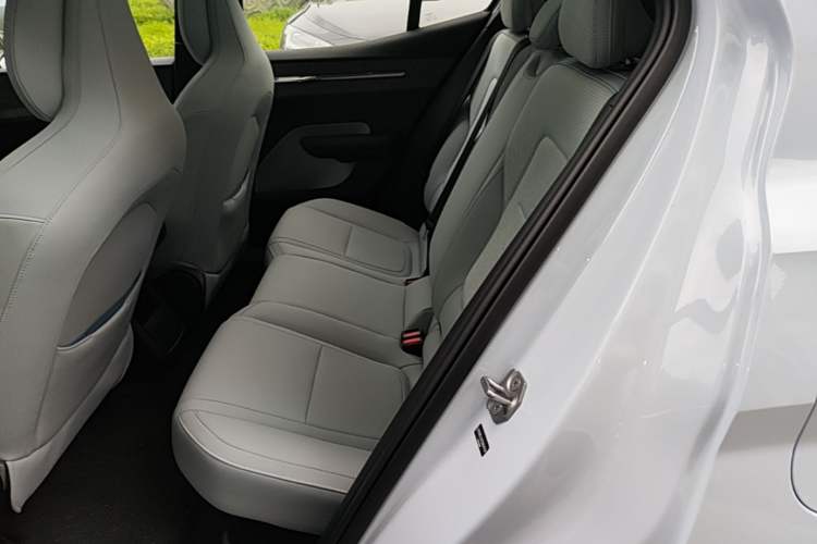 Used Volvo EX30 2025 Rear-Drive Long-Range Version Ultra Left Rear Seat