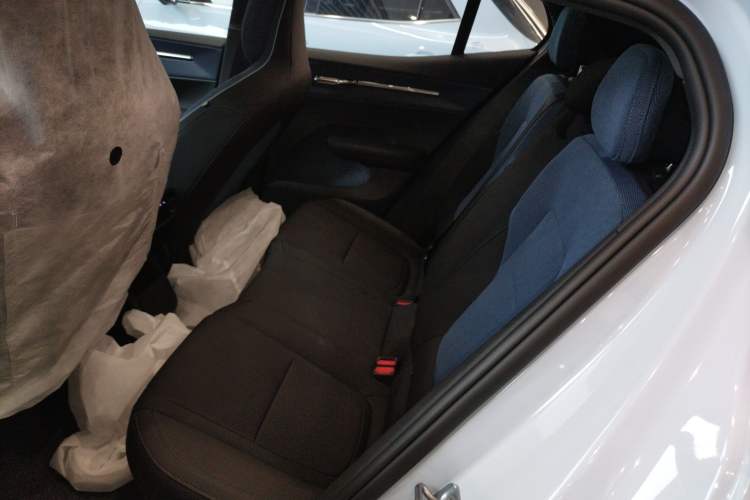 Used Volvo EX30 2025 Rear-Drive Long-Range Version Ultra Left Rear Seat