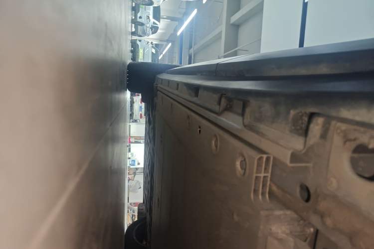 Used Volvo EX30 2025 Rear-Drive Long-Range Version Ultra Left Side Sill