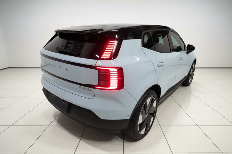 Used Volvo EX30 2025 Rear-Drive Long-Range Version Ultra Rear Right 45 Deg