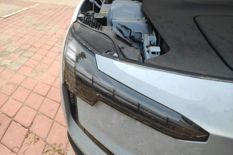 Used Volvo EX30 2025 Rear-Drive Long-Range Version Ultra Right Front Headlight