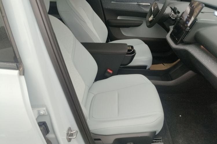 Used Volvo EX30 2025 Rear-Drive Long-Range Version Ultra Right Front Seat