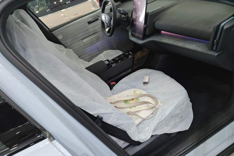 Used Volvo EX30 2025 Rear-Drive Long-Range Version Ultra Right Front Seat
