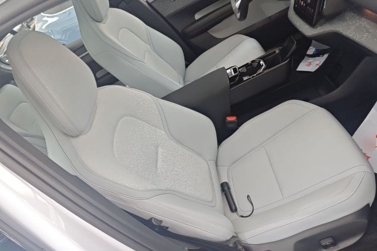 Used Volvo EX30 2025 Rear-Drive Long-Range Version Ultra Right Front Seat