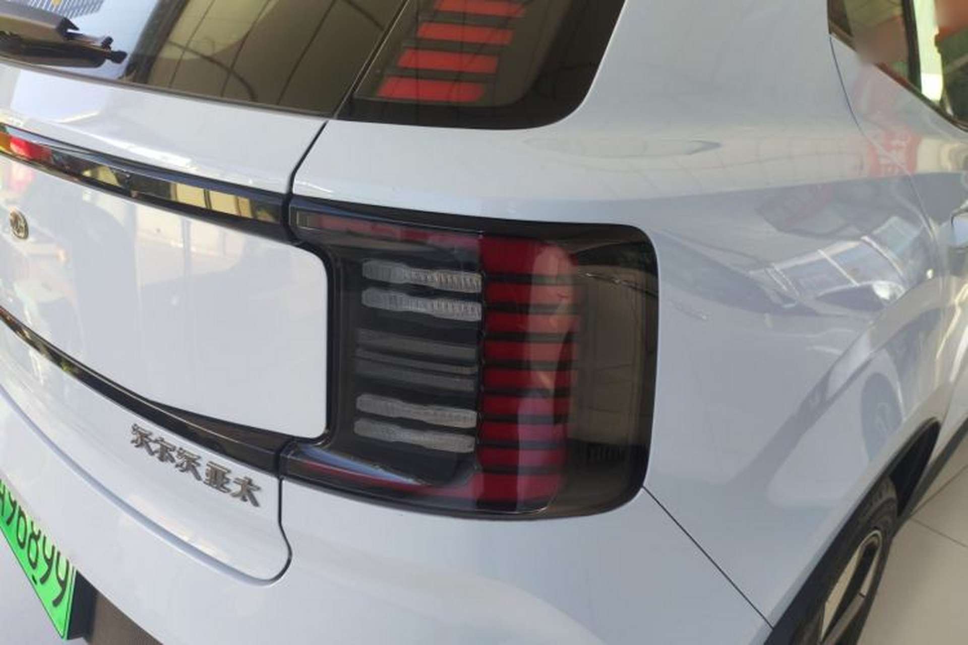 Used Volvo EX30 2025 Rear-Drive Long-Range Version Ultra Right Rear Taillight