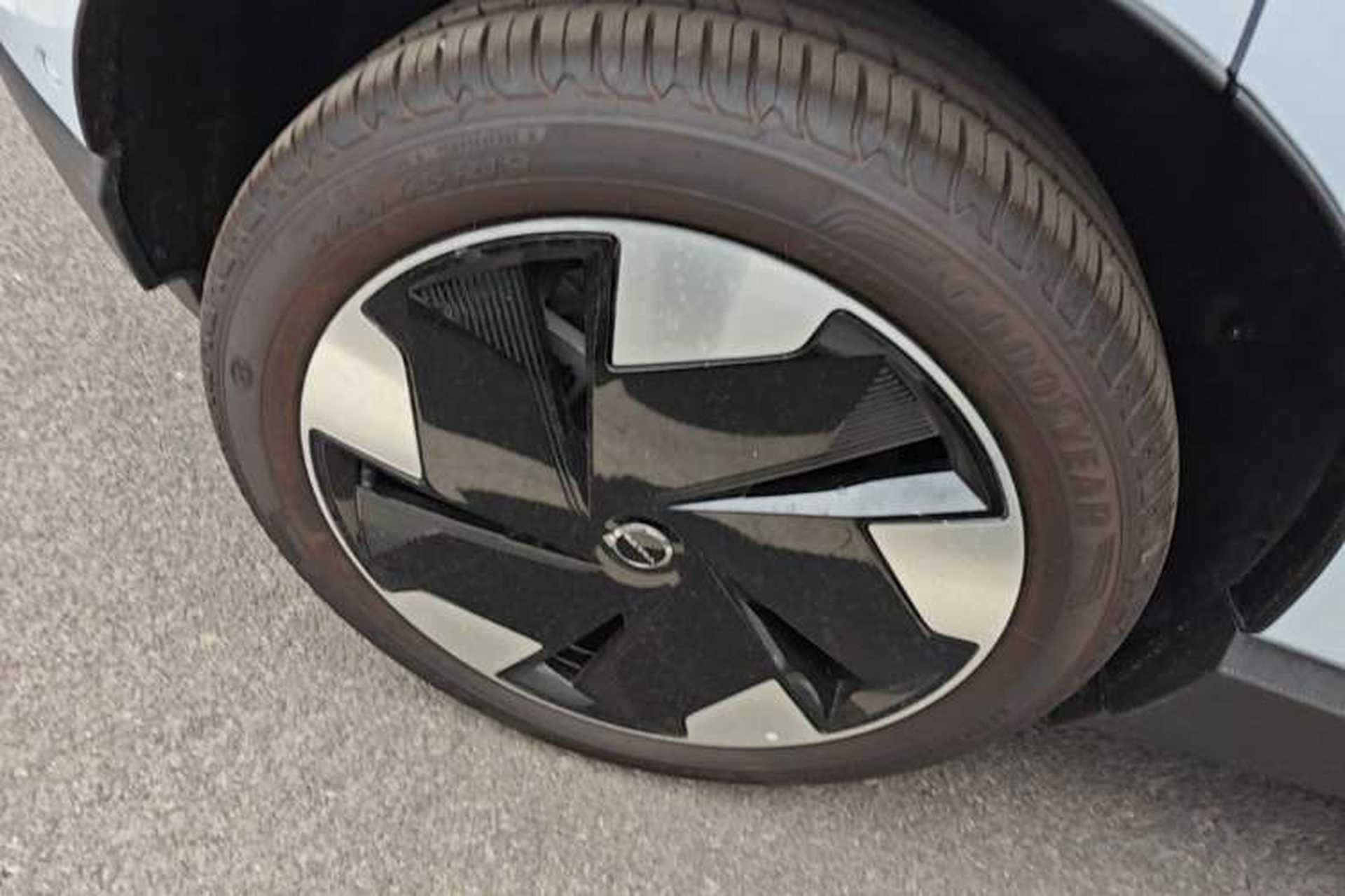 Used Volvo EX30 2025 Rear-Drive Long-Range Version Ultra Right Rear Wheel Hub