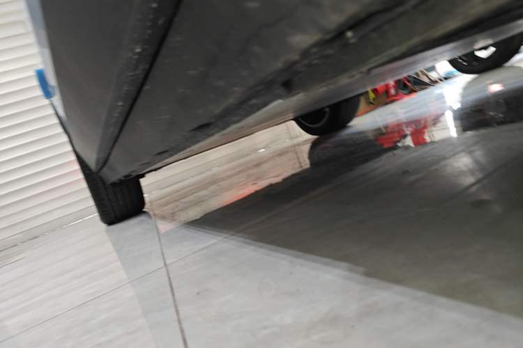 Used Volvo EX30 2025 Rear-Drive Long-Range Version Ultra Right Side Sill