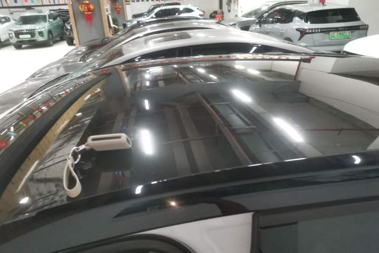 Used Volvo EX30 2025 Rear-Drive Long-Range Version Ultra Roof