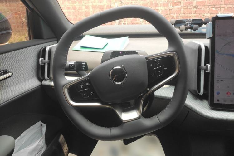 Used Volvo EX30 2025 Rear-Drive Long-Range Version Ultra Steering Wheel