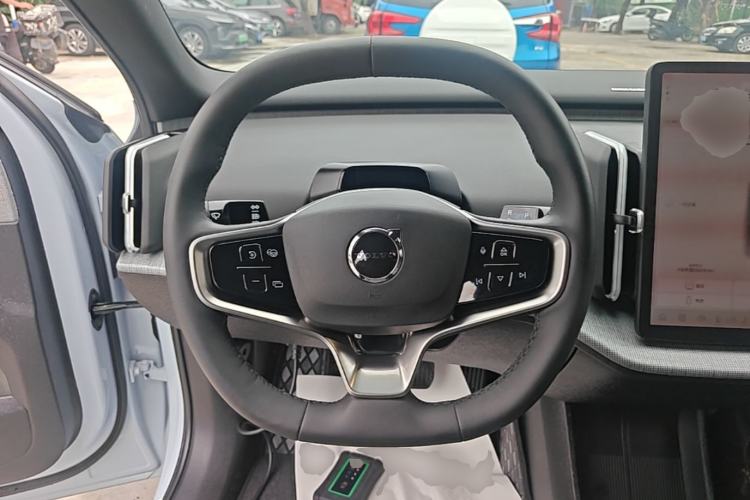 Used Volvo EX30 2025 Rear-Drive Long-Range Version Ultra Steering Wheel